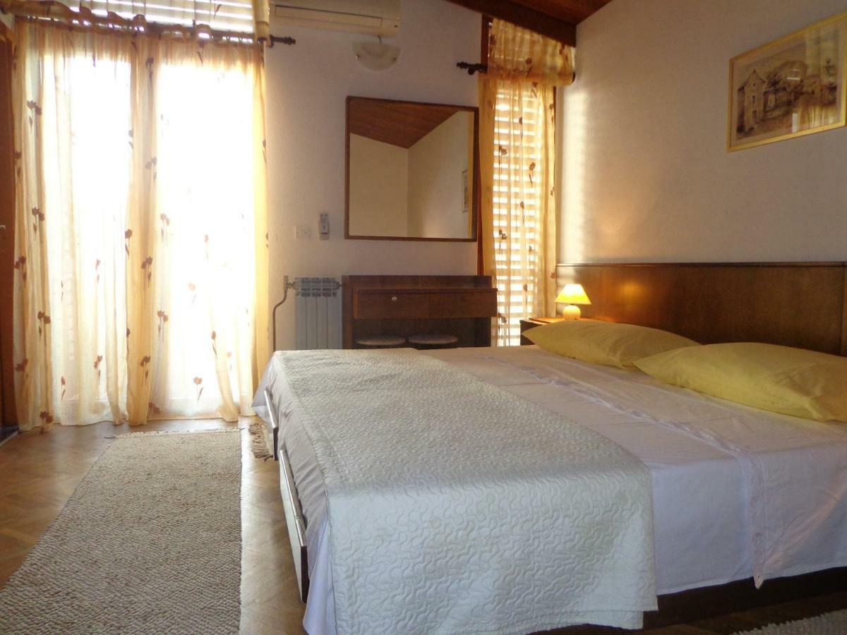 Guesthouse Matko Brela Exterior photo